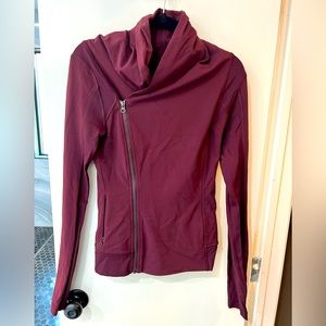 Lululemon size 6 great condition womens zipper wrap jacket maroon